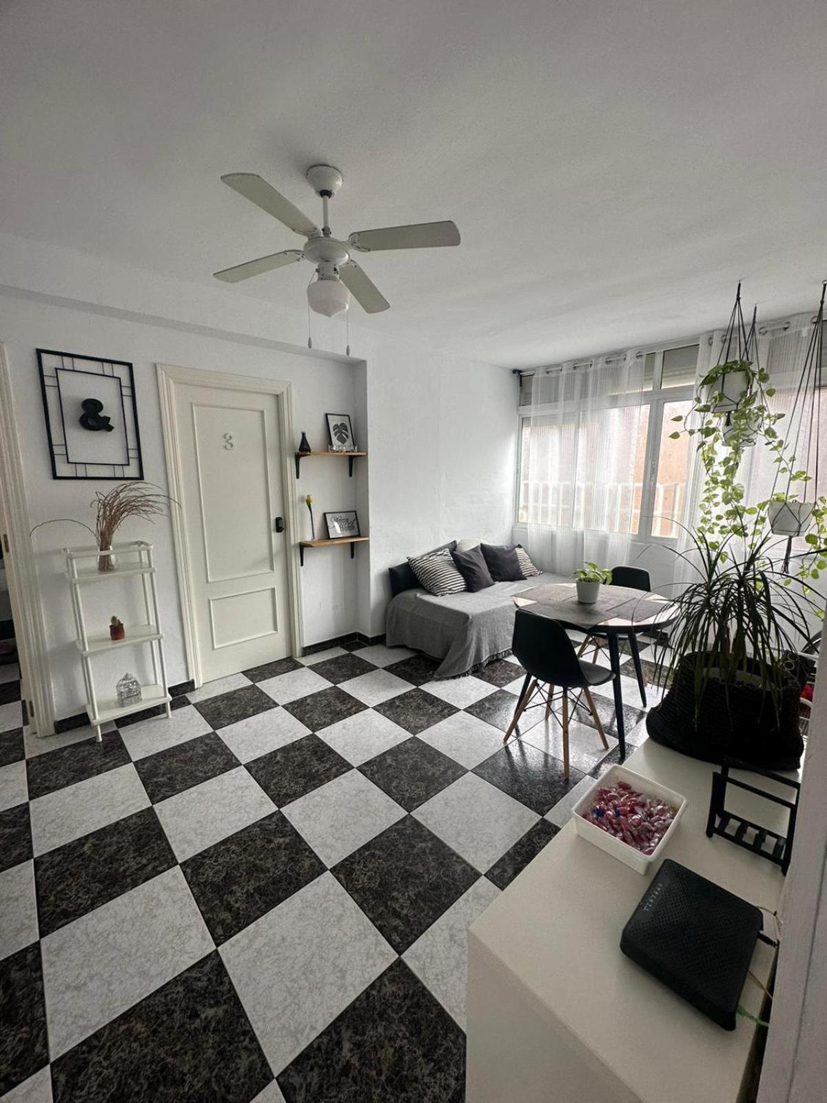 Habitacion 3 - 3 Planta Sin Ascensor En Piso Compartido No Es Piso Entero! 丰希罗拉 外观 照片